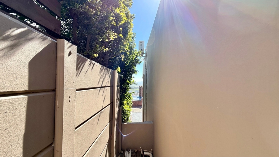 3 Bedroom Property for Sale in Mountainside Western Cape
